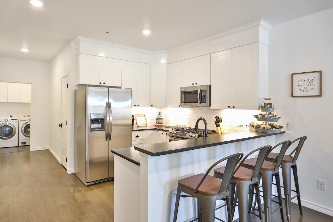 Hill Country Haven A Modern Rustic - 2 Bedroom 2 Bathroom Townhouse Off Main Street Fredericksburg Kültér fotó